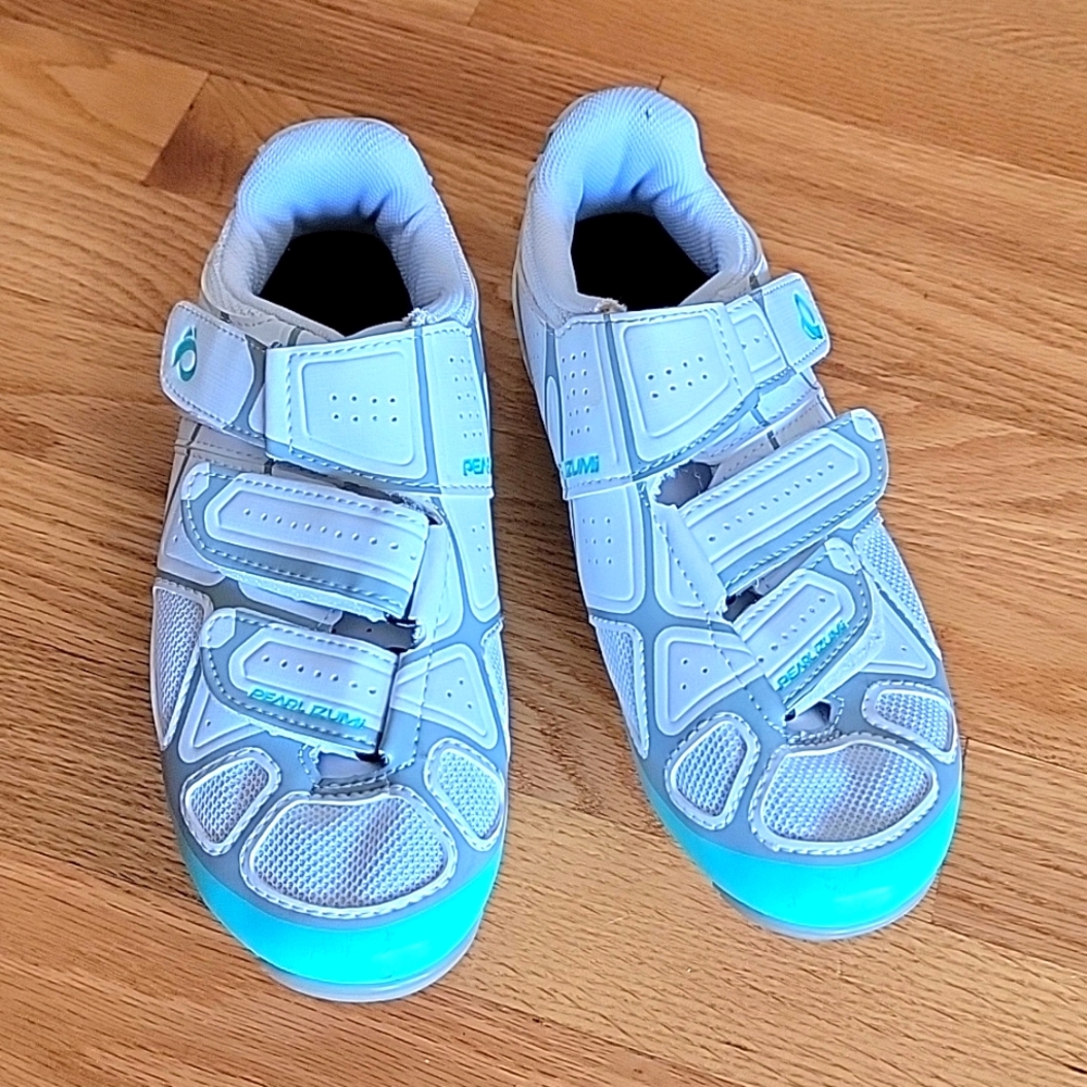 Pearl Izumi White Teal Cycling Shoe